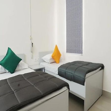 Hotel Cyber Pride Hyderabad Ngoại thất bức ảnh