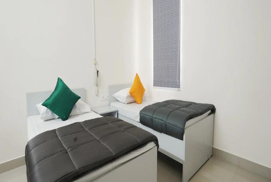 Hotel Cyber Pride Hyderabad Ngoại thất bức ảnh